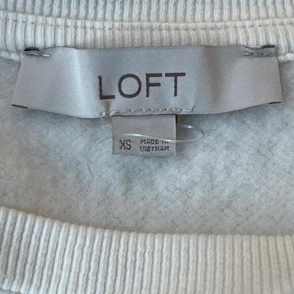 Loft Womens Cream Embroidered Long Sleeve Flowers Sherpa Pullover Sweater Sz XS - Picture 5 of 7